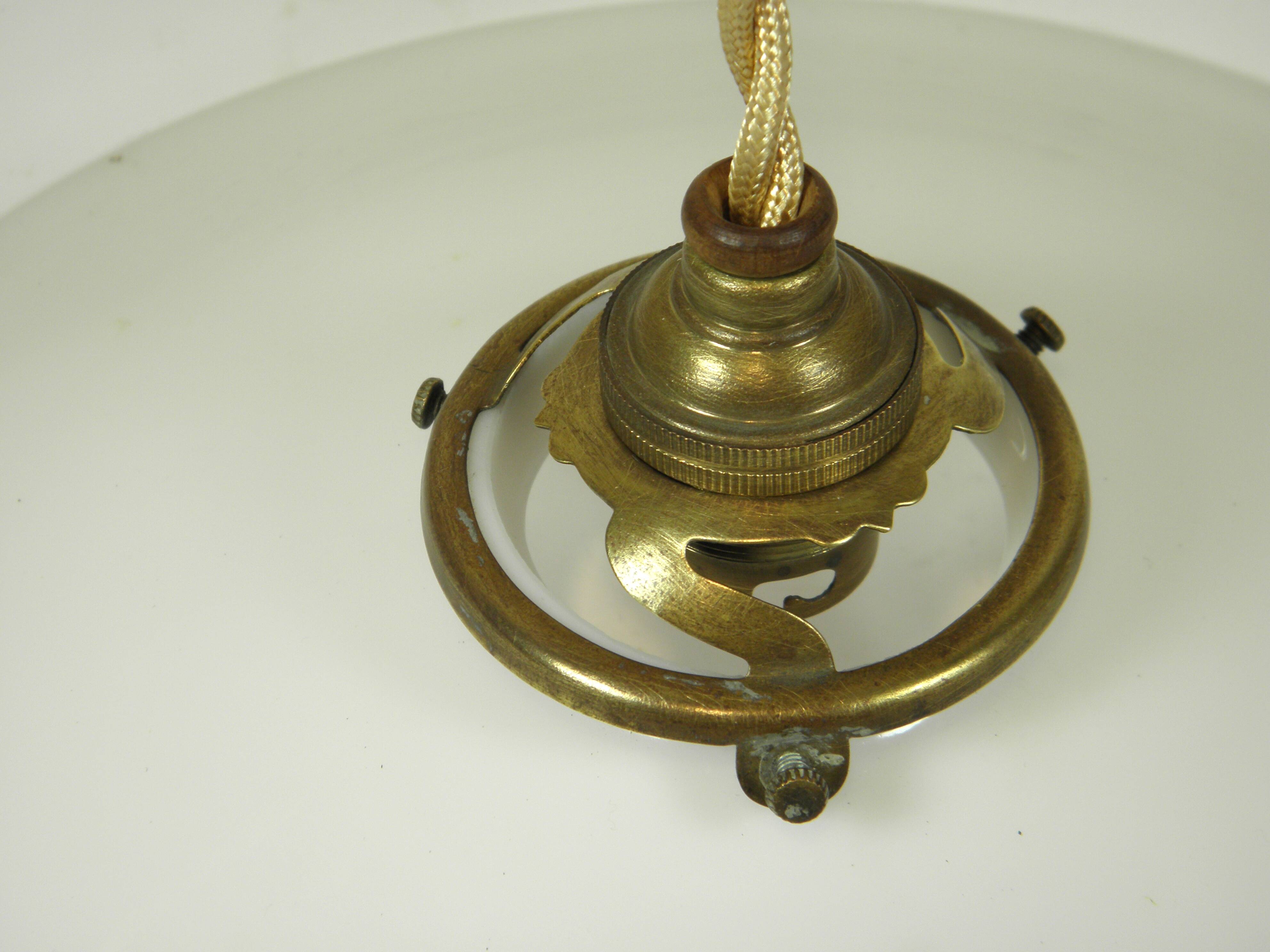 "Rise and fall" pendant light in opaline and porcelain