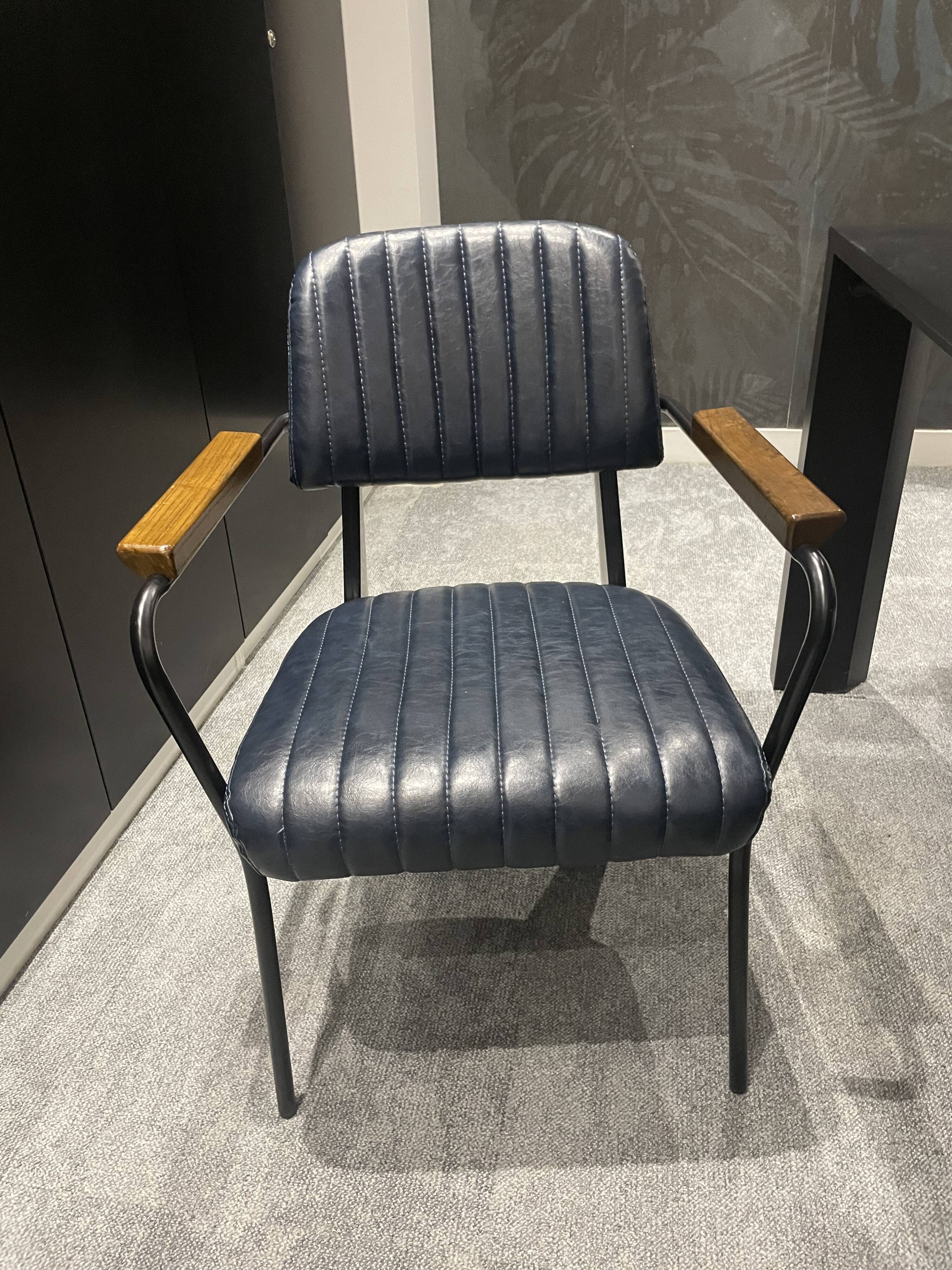 Table de réunion Oto avec 8 chaises