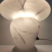Lampe de table en verre Murano blanc avec un effet marbre rose, Italie