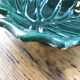 Plat feuille céramique verte Vallauris