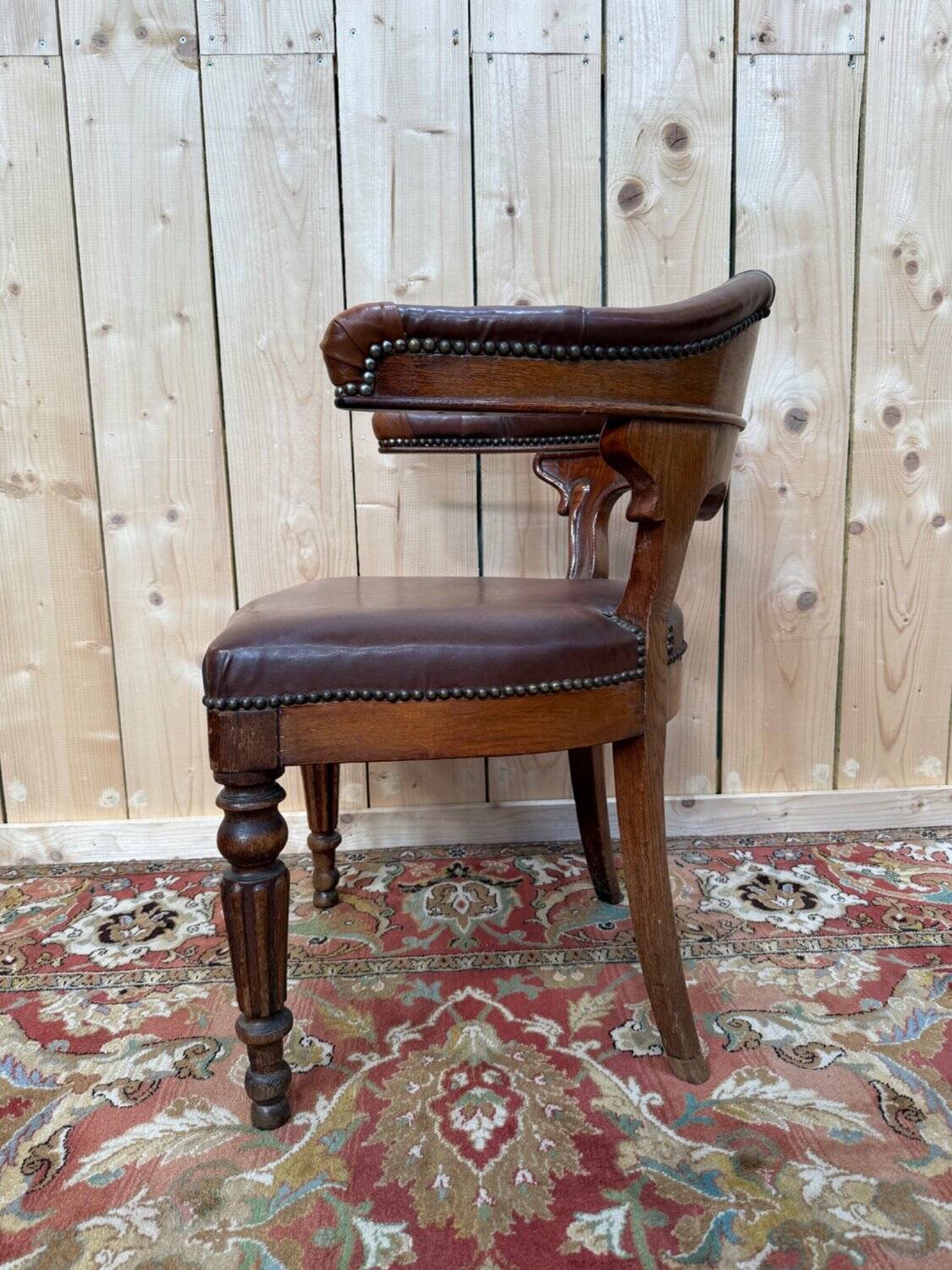 Fauteuil de bureau – Style Napoléon III – Chêne et cuir – XIXe s.
