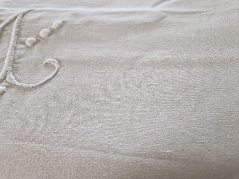 Old linen sheet - encrypted rm - with openwork border and embroidered with flowers - dimensions: 300x220cm