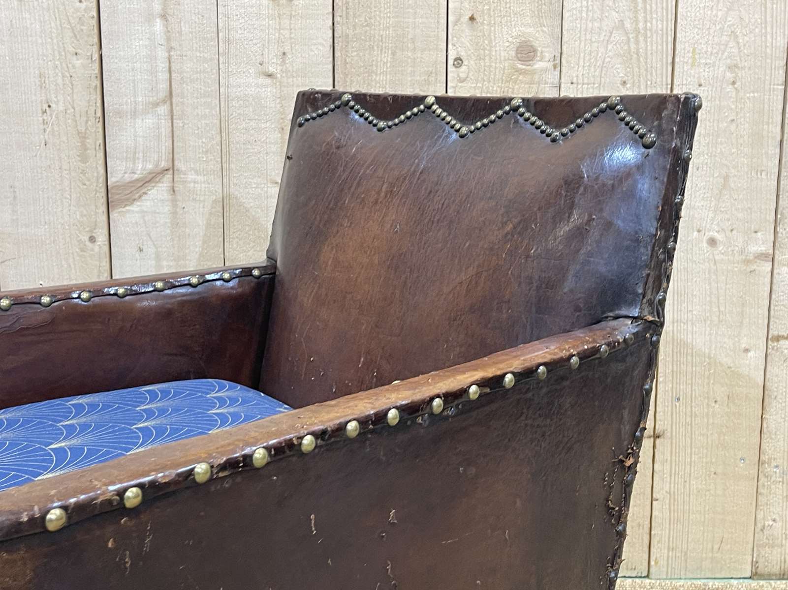 Club armchair art deco era leather and fabric cushion