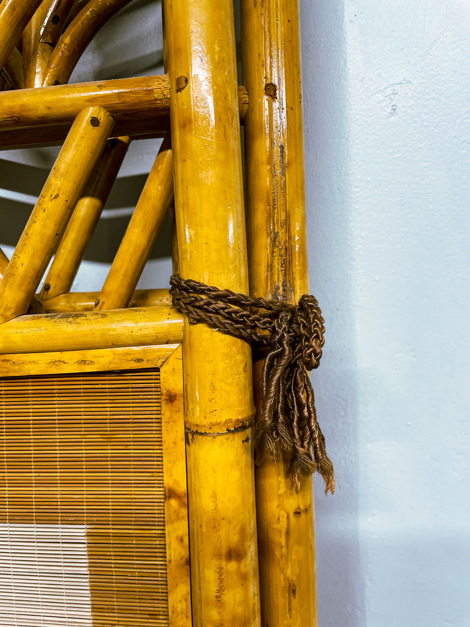 Vintage screen in bamboo handmade painting