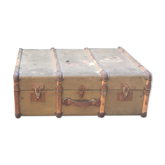 Wooden trunk