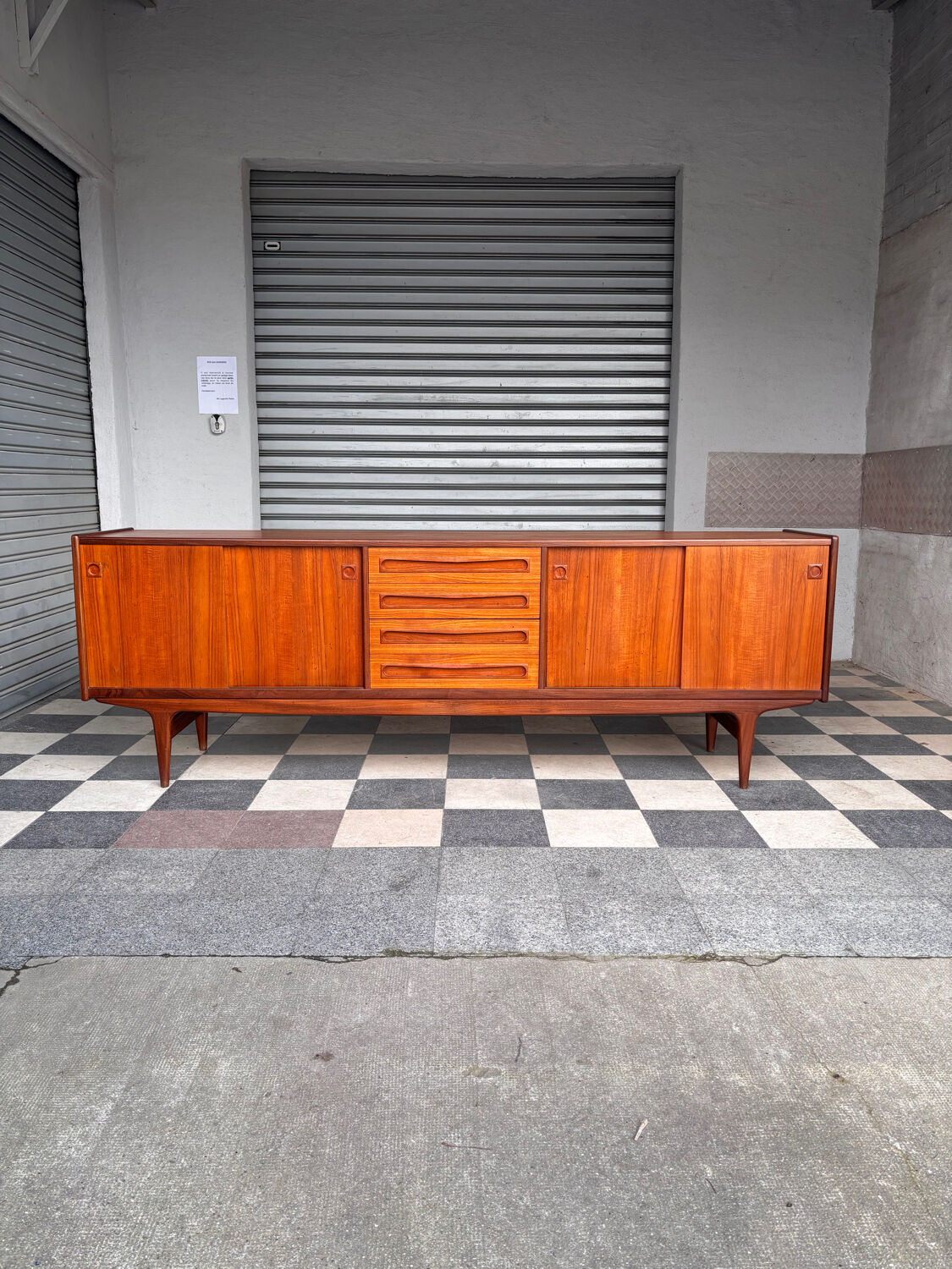 Danish enfilade Johannes Andersen