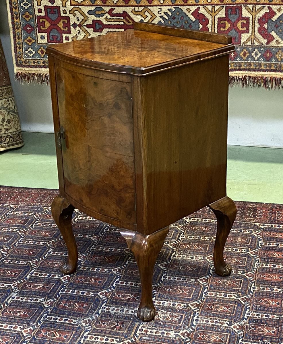 English art deco bedside in walnut magnifying glass