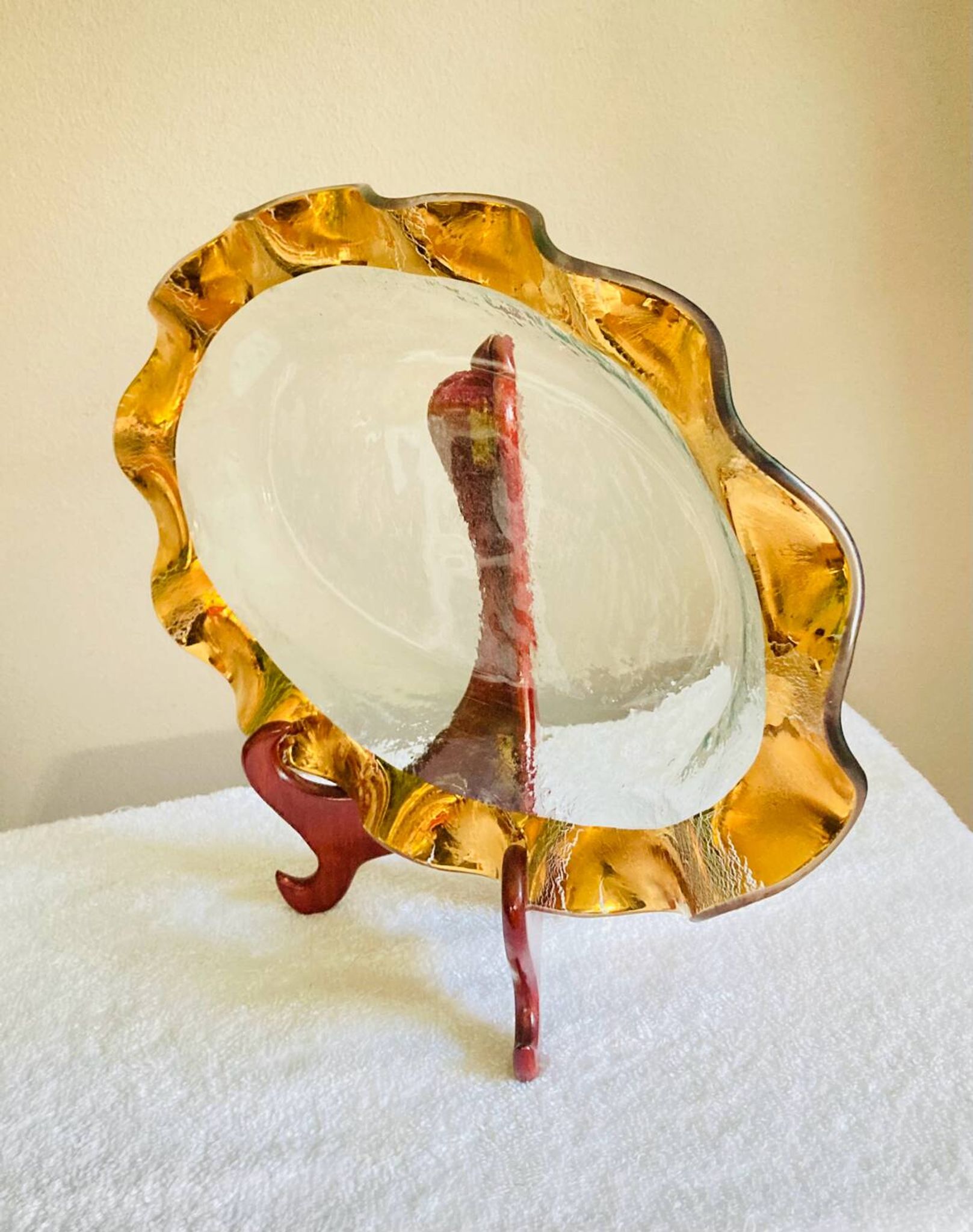 Oval dish signed Annie Glass 38/35 made in the USA wavy edge gilded with fine gold