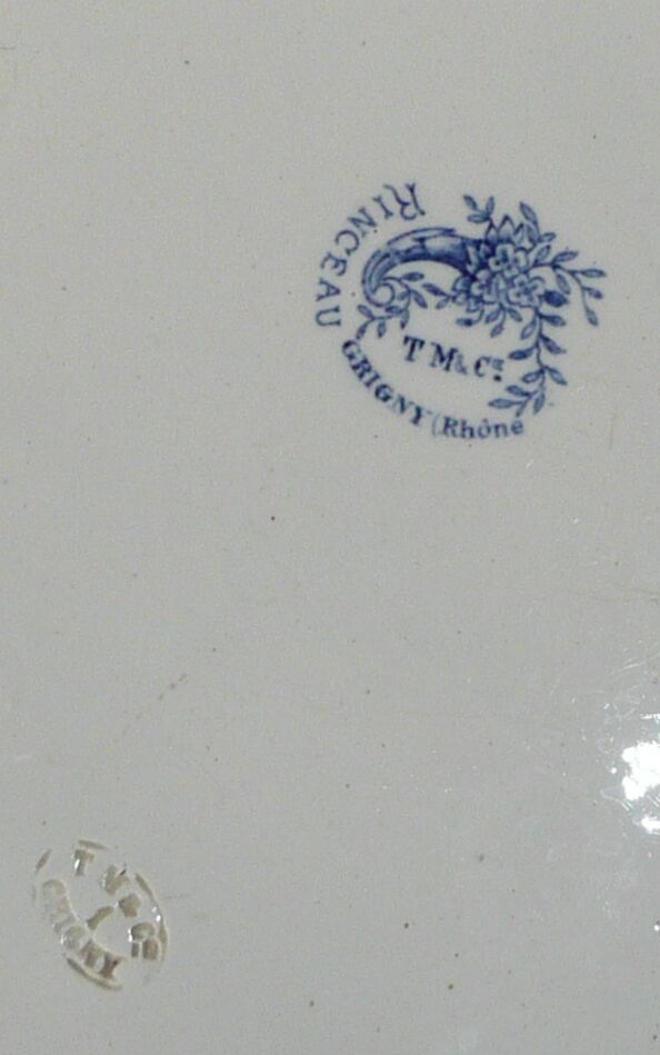 Former dish in earthenware of Grigny 19th