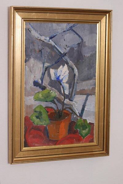 Original Swedish oil on canvas – “Winter Cyclamen” by Majken Bergvin (1922–2012) – 1965 – vintage & framed – 62 × 43 cm