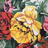 Tableau bouquet de fleurs sur fond noir et cadre vert