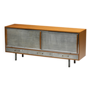 Buffet moderne du milieu