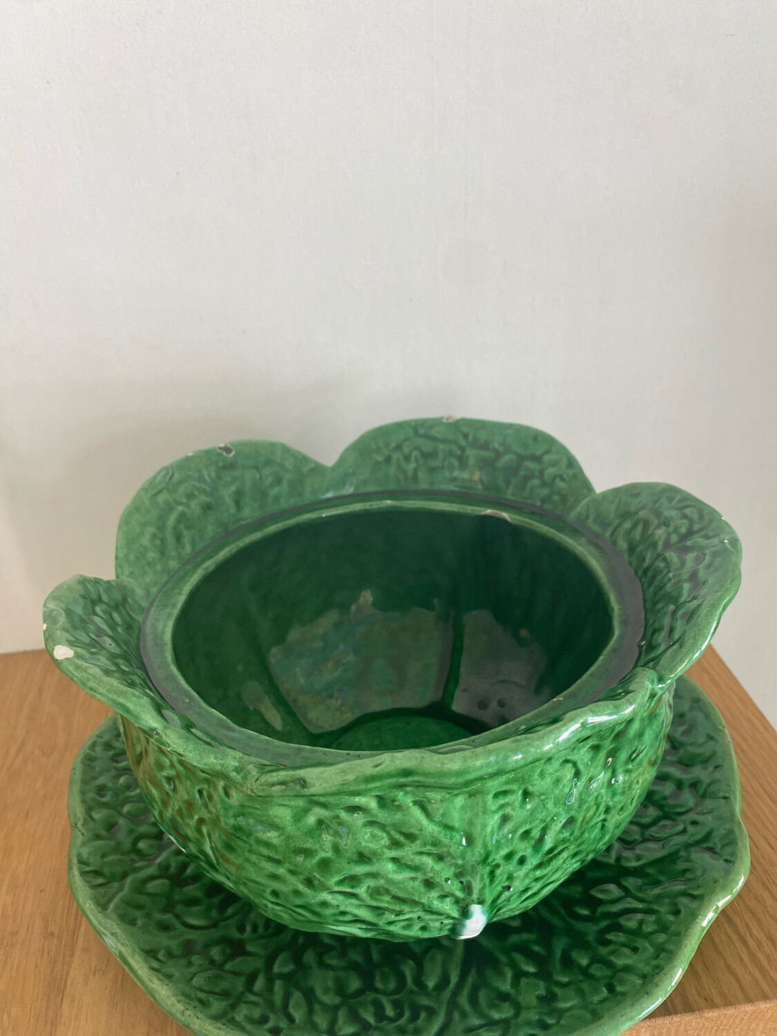 Slurry tureen and its tray