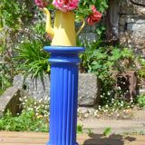 Royal blue column