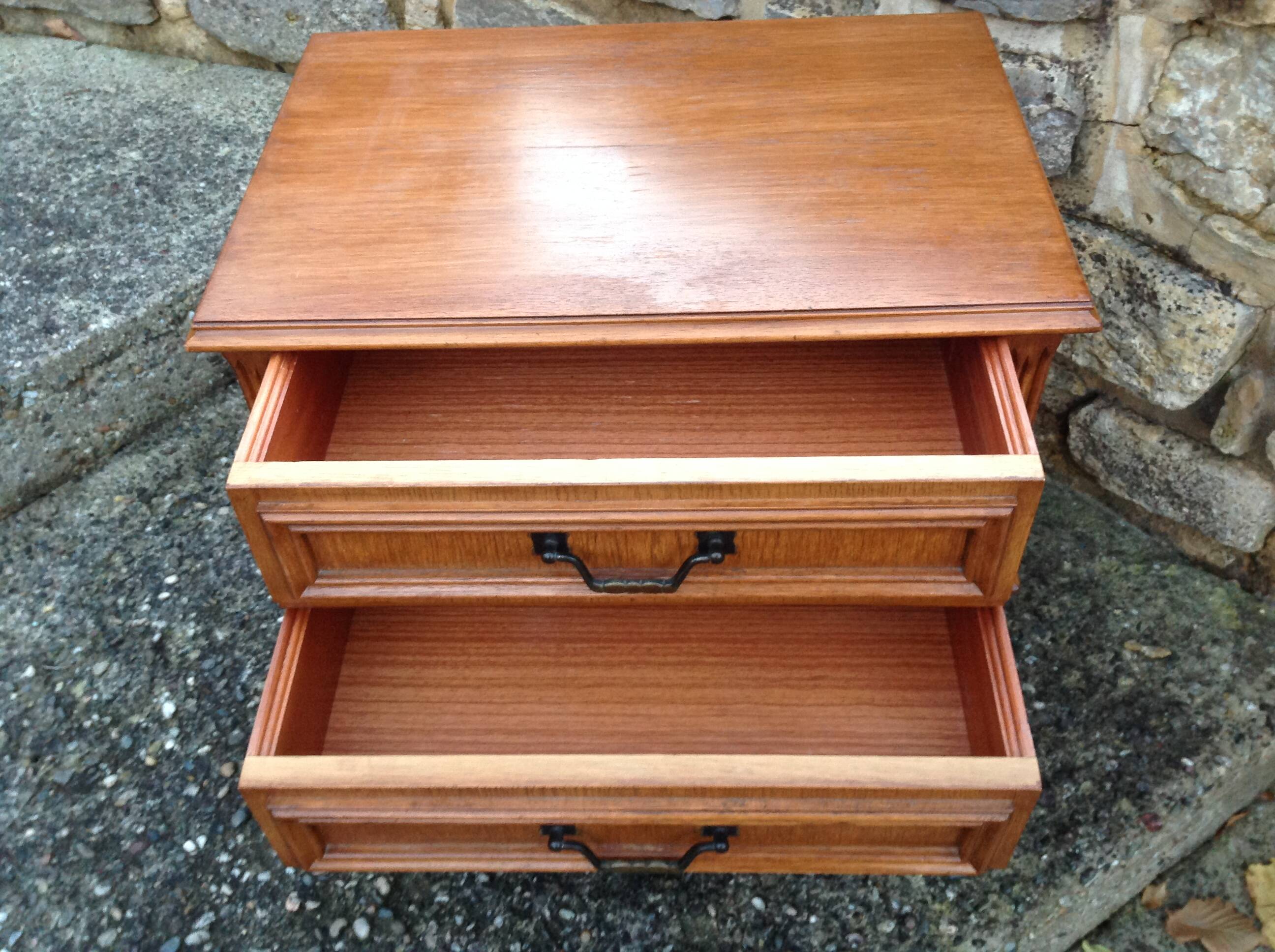 Two-drawer bedside table in oak veneer / 60s-70s