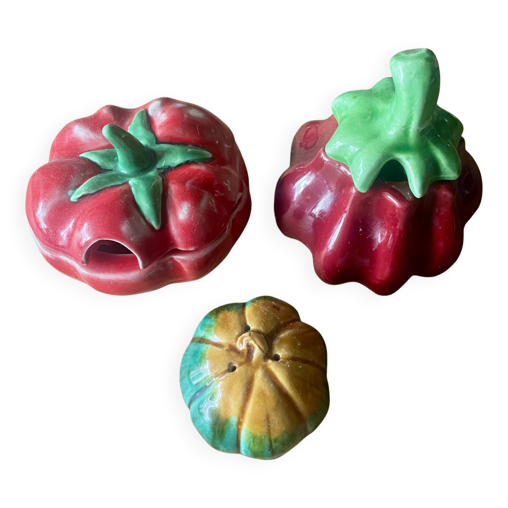 Set of mustard pots and salt shakers in slip