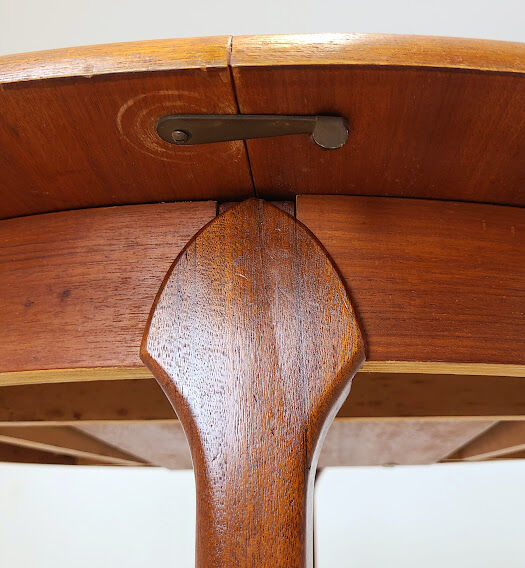 Table à manger ronde McIntosh teck design scandinave années 50 vintage