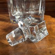 Carafe à whisky en cristal galbé