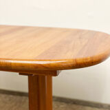 Extendable mid century oval teak dining table by Glostrup, 1960s