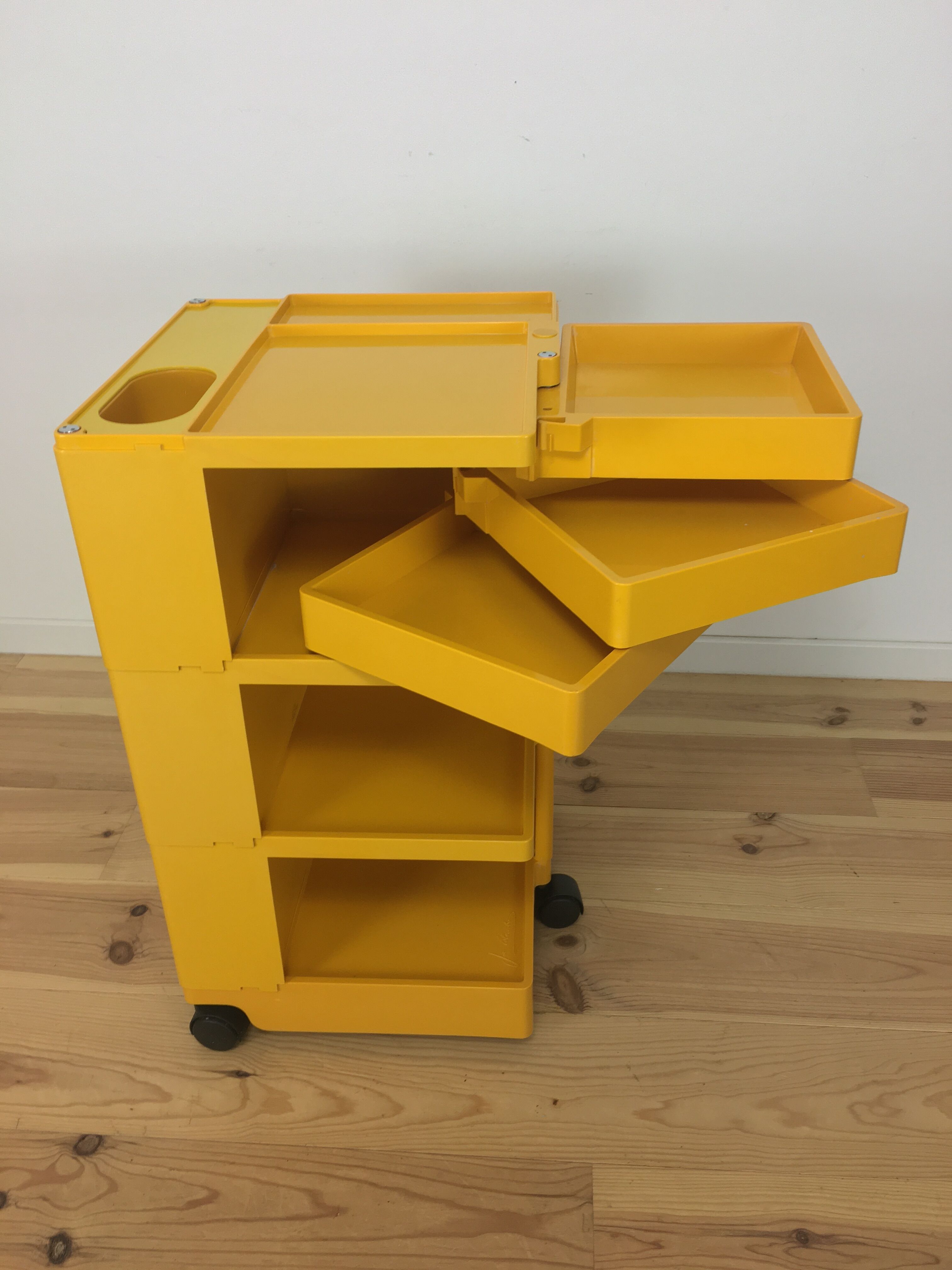 Dessert Boby by Joe Colombo