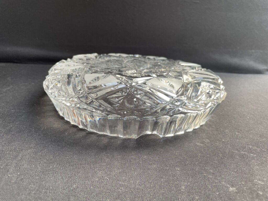 Large cut crystal ashtray – Mid-twentieth century