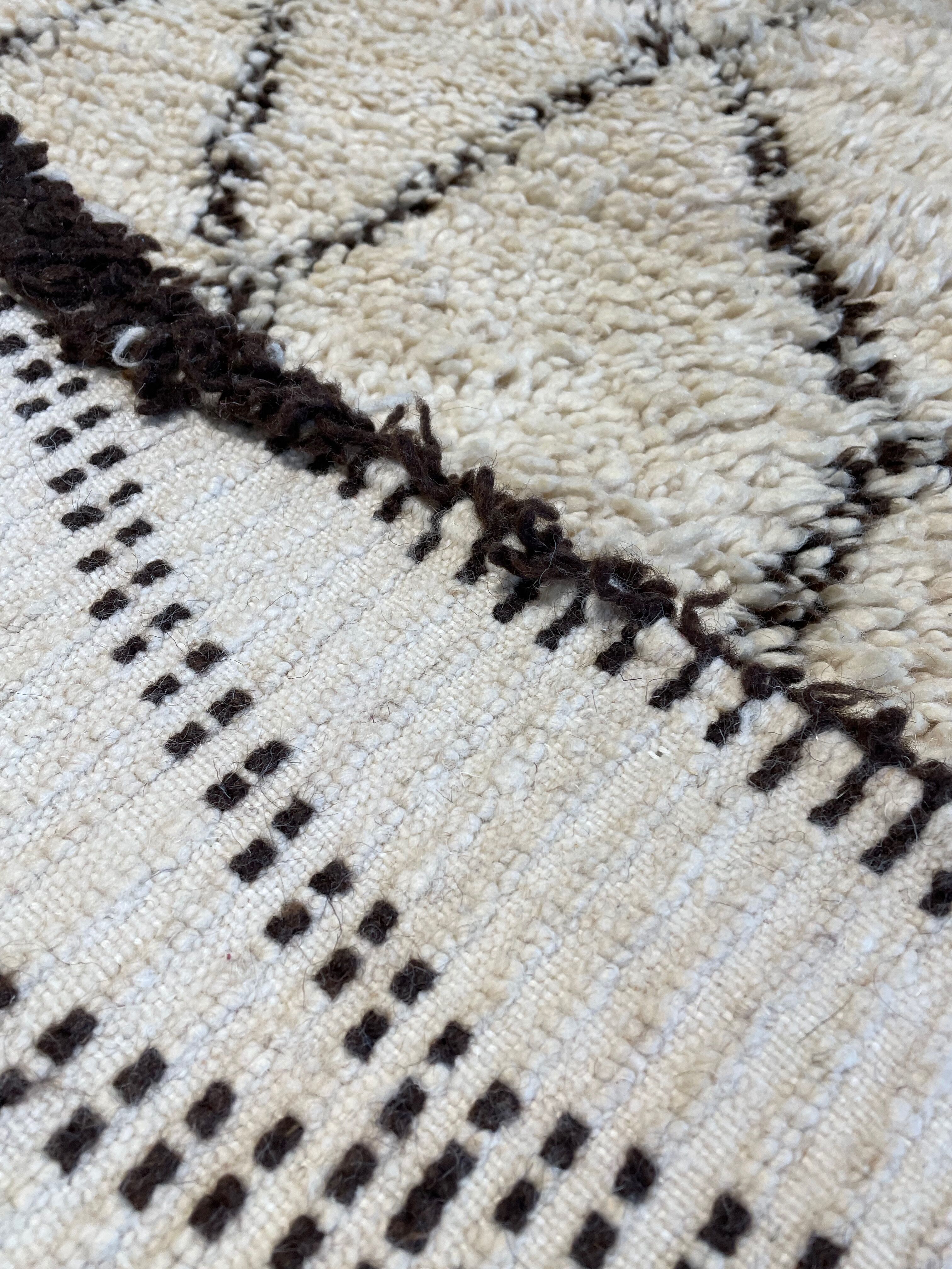 Vintage Moroccan berber carpet Beni Ouarain 85x210 cm