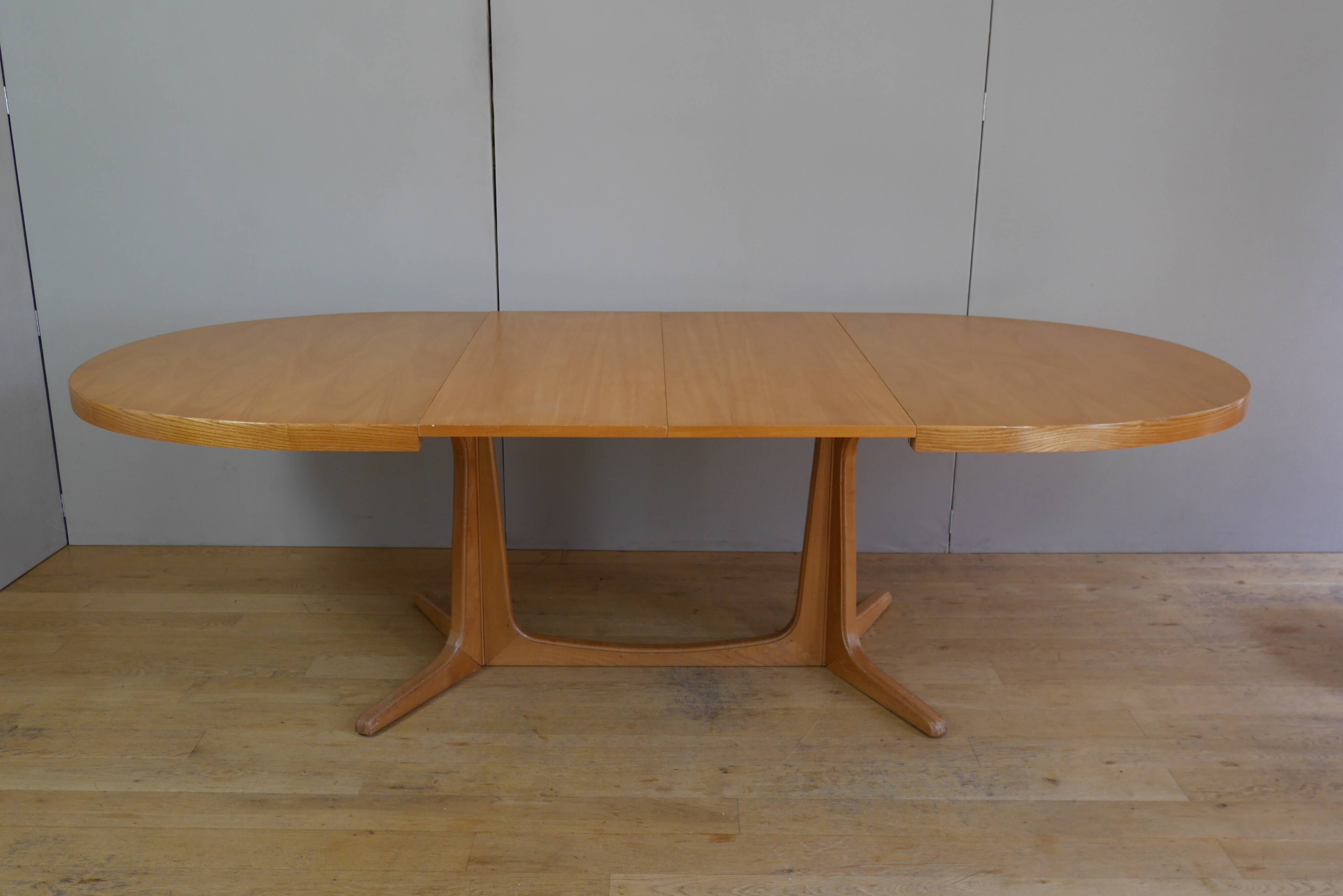 Oval table with 2 extensions baumann vintage central foot