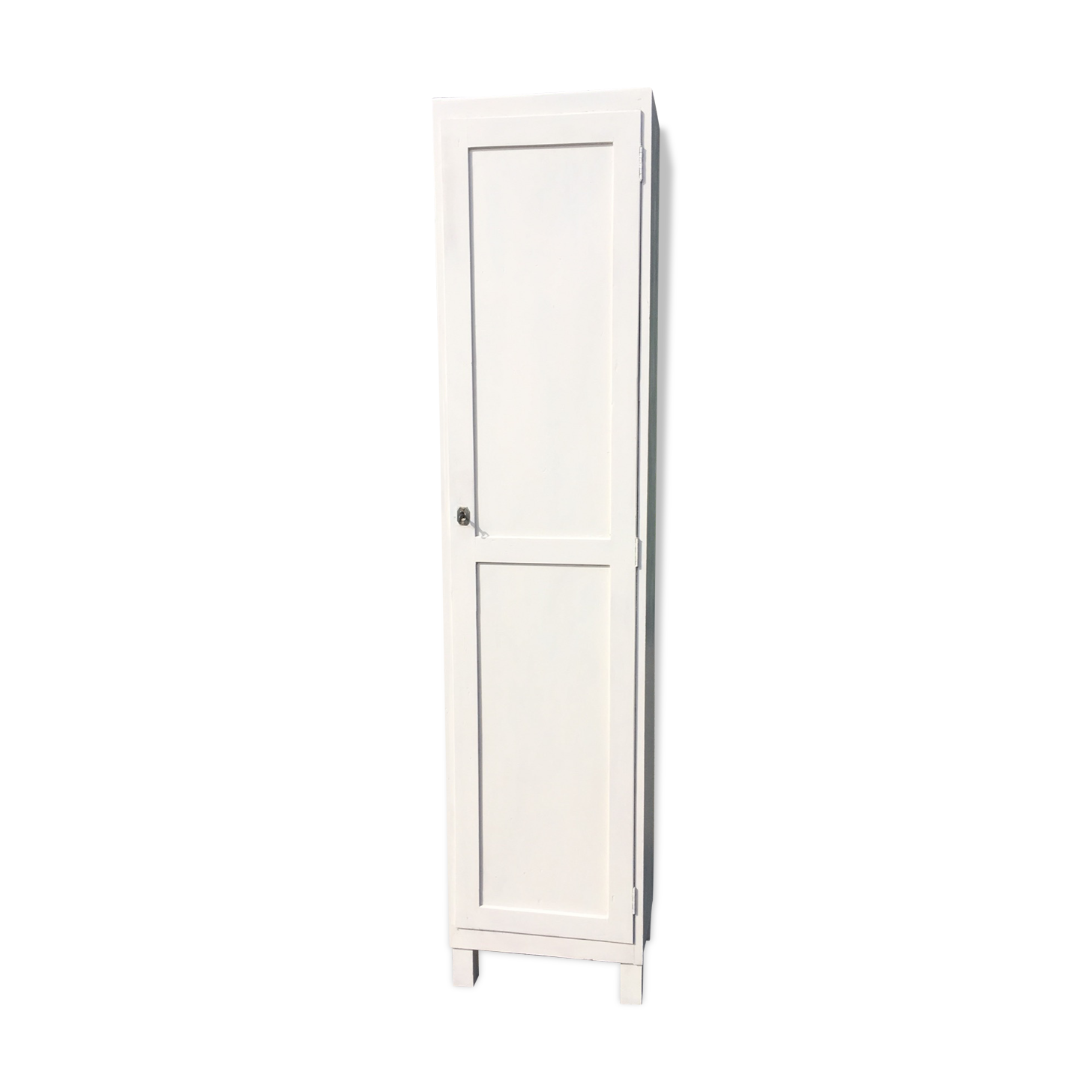Armoire parisienne porte blanche