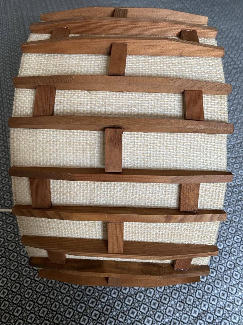 Graphic Scandinavian pendant light in wood and fabric from the 60s and 70s