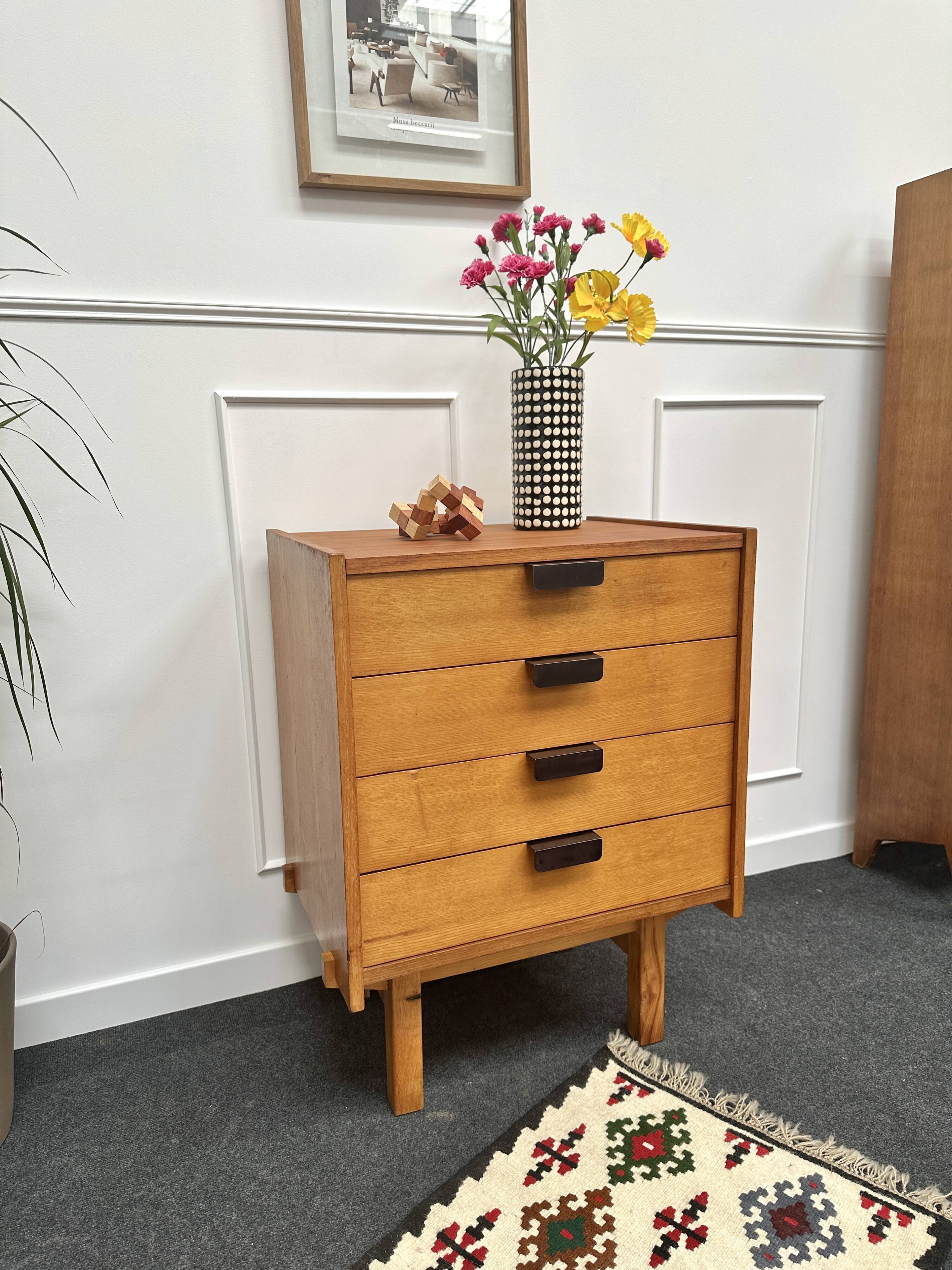 Vintage dressing table