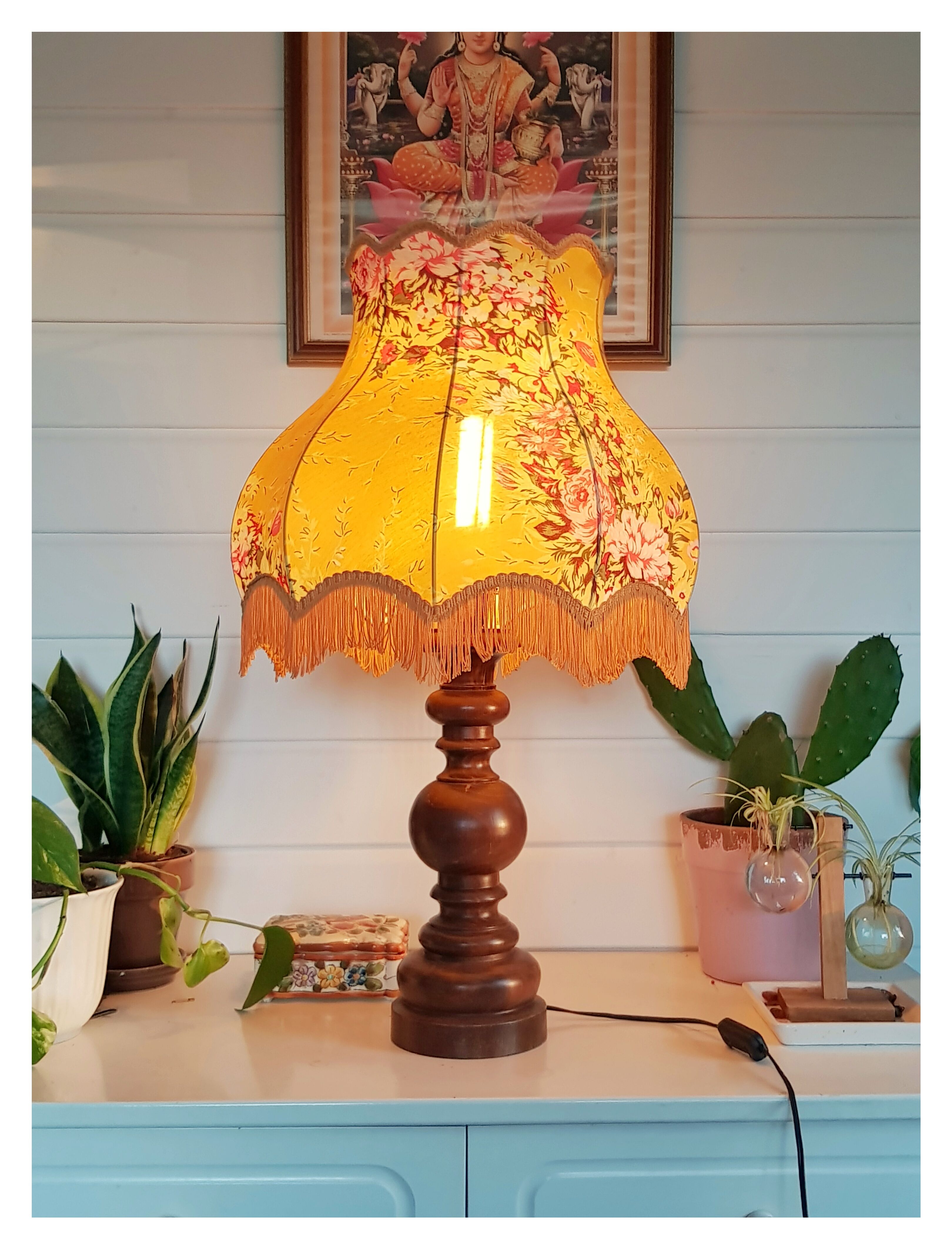 Flower table lamp