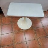 Tulip foot end table from the 70s