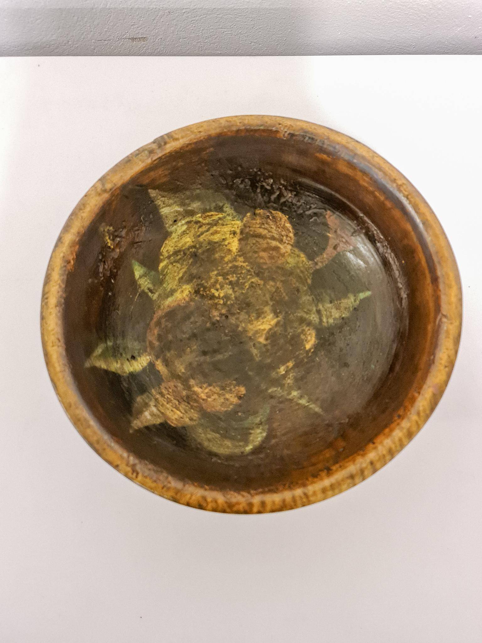 Swedish folk art, unique farmer's bowl from the early 19th century in painted wood.