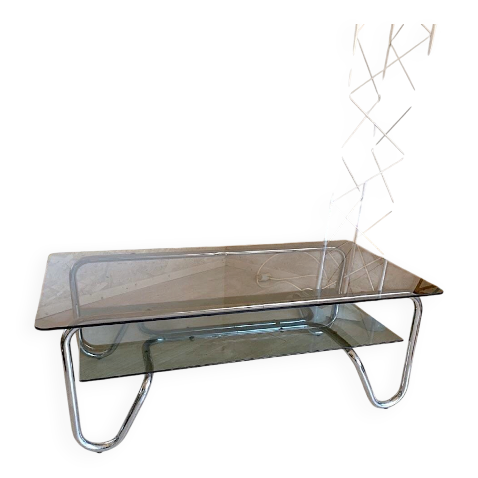 Table basse verre et métal de style bauhaus