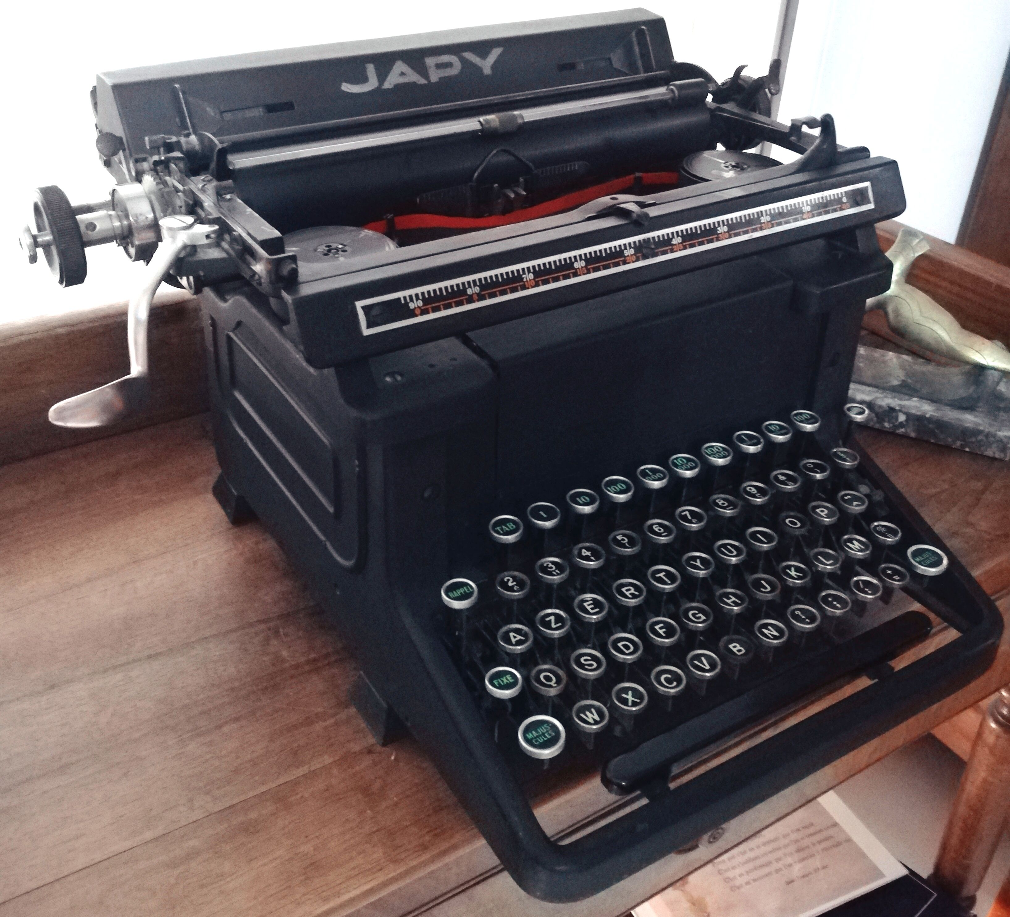 Machine à écrire Japy années 30