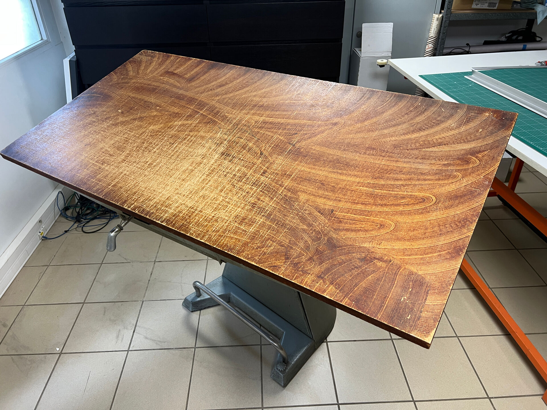 Table à dessin professionnelle vintage – Piètement en aluminium moulé