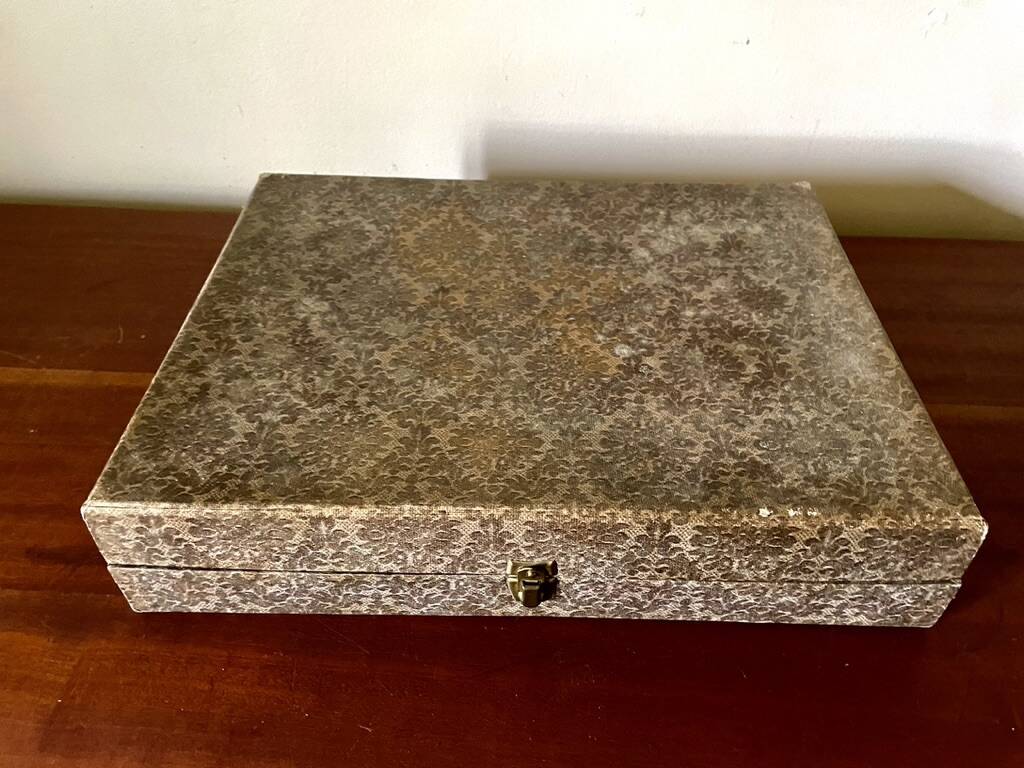 36-piece silver-plated cutlery set