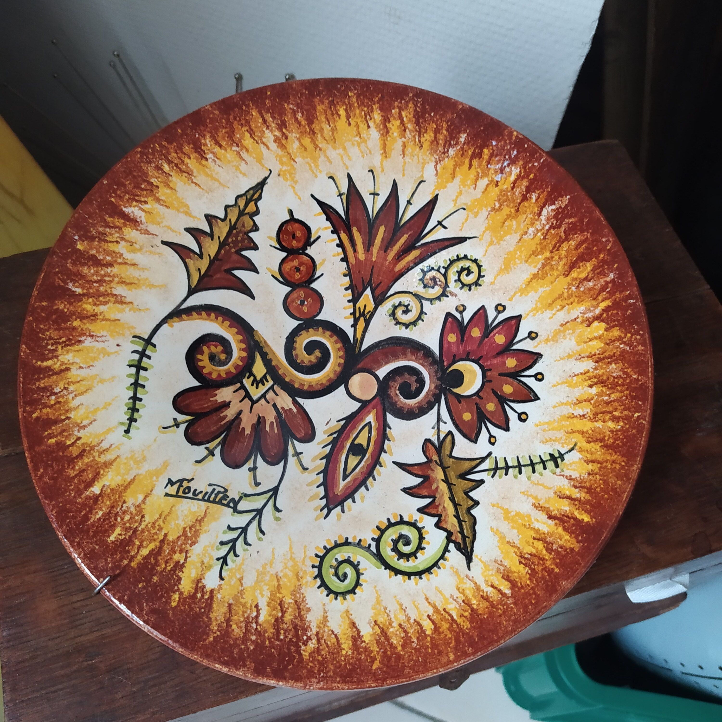 Old plate signed Maurice Fouillen Quimper