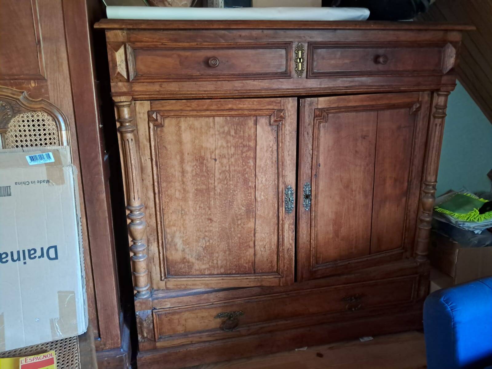 Rustic furniture for holiday homes and country houses.