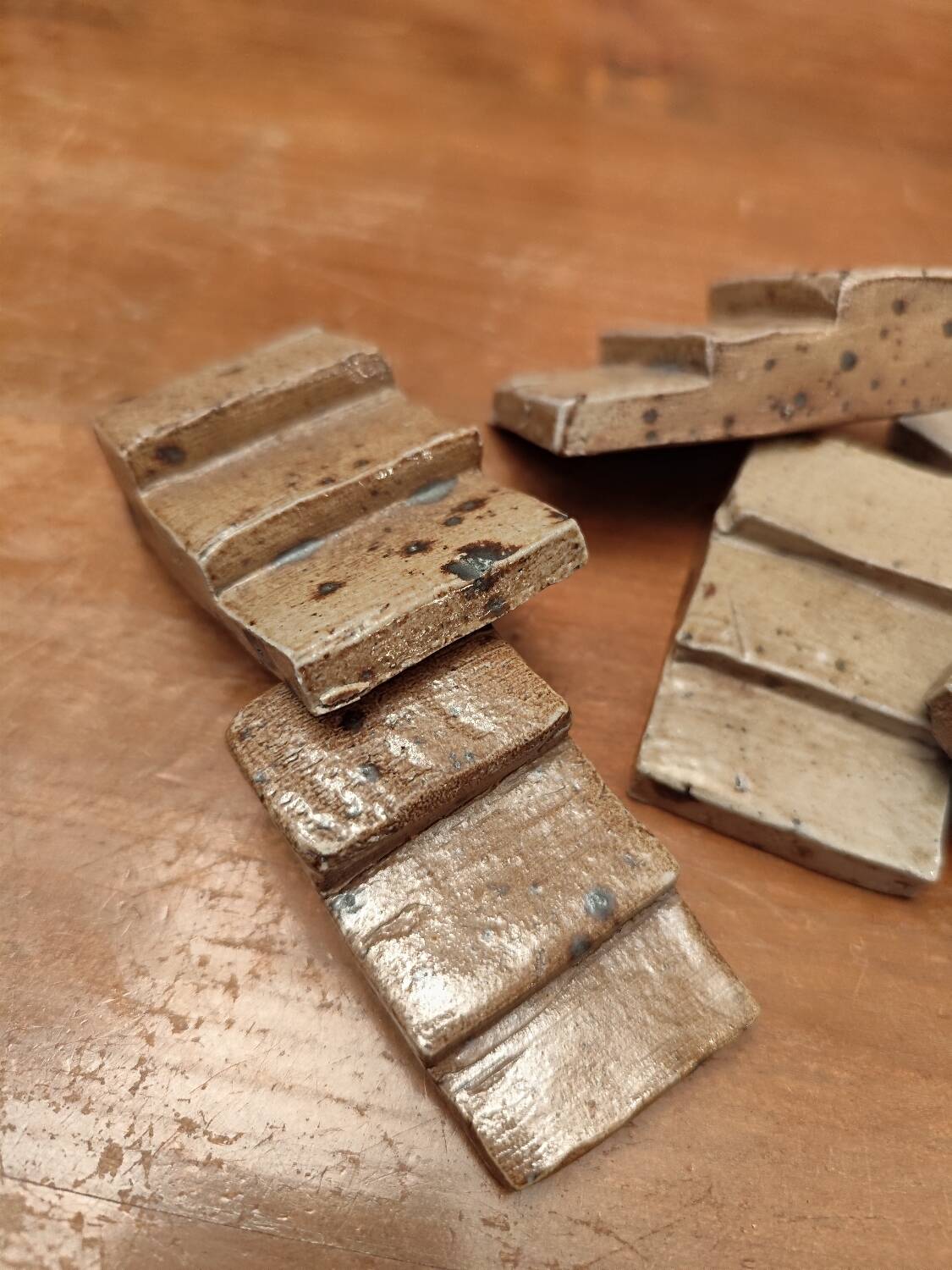 6 enamelled stoneware knife holders