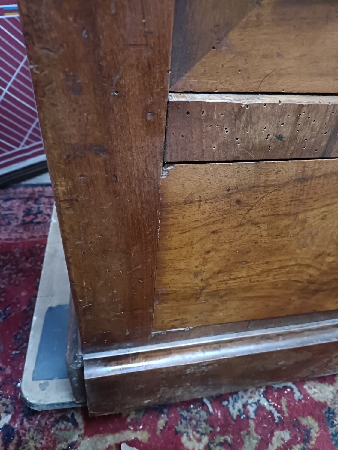 Cabinet bonnetière in solid oak and partial veneer