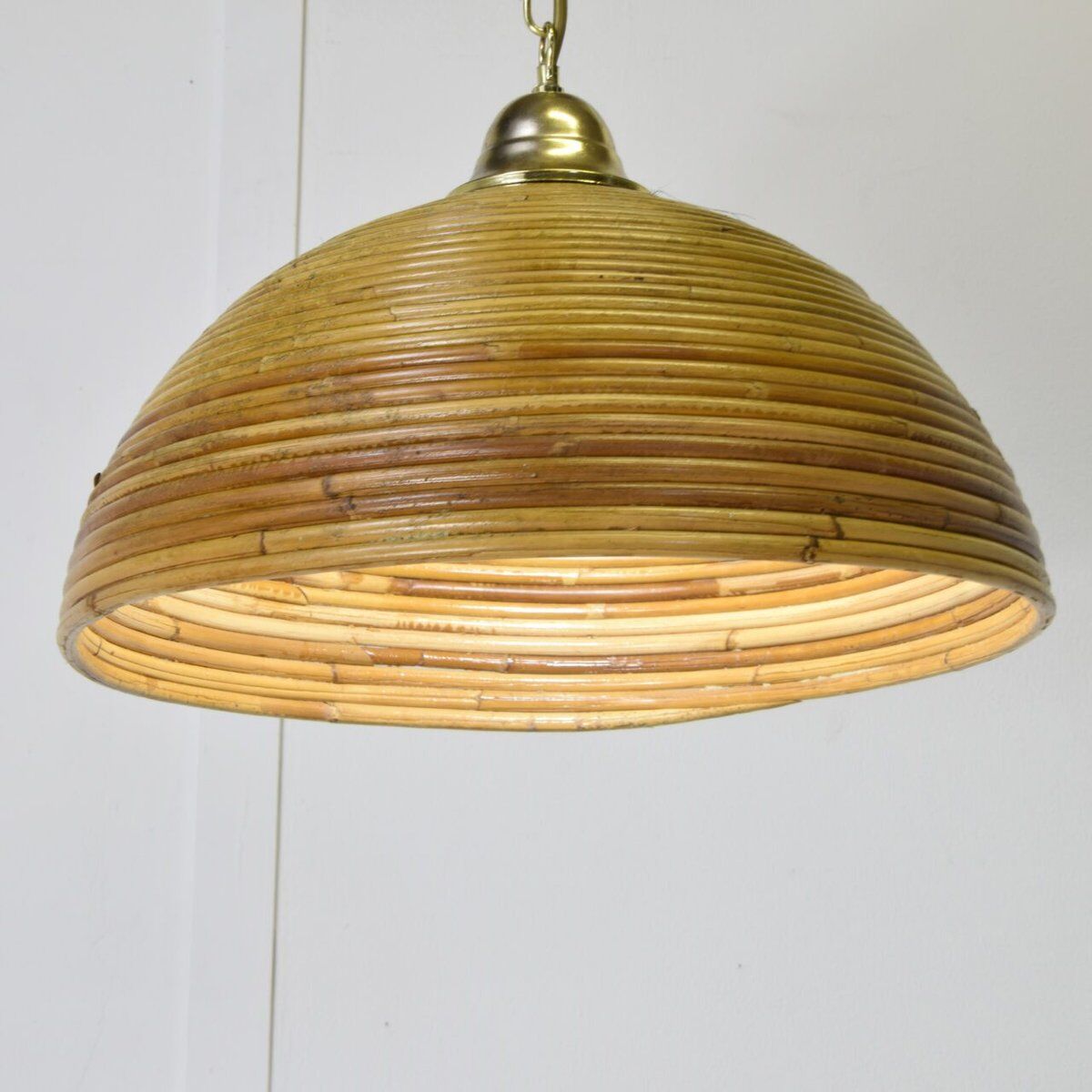 Vintage pendant lamp in bamboo and wicker, 1960s.