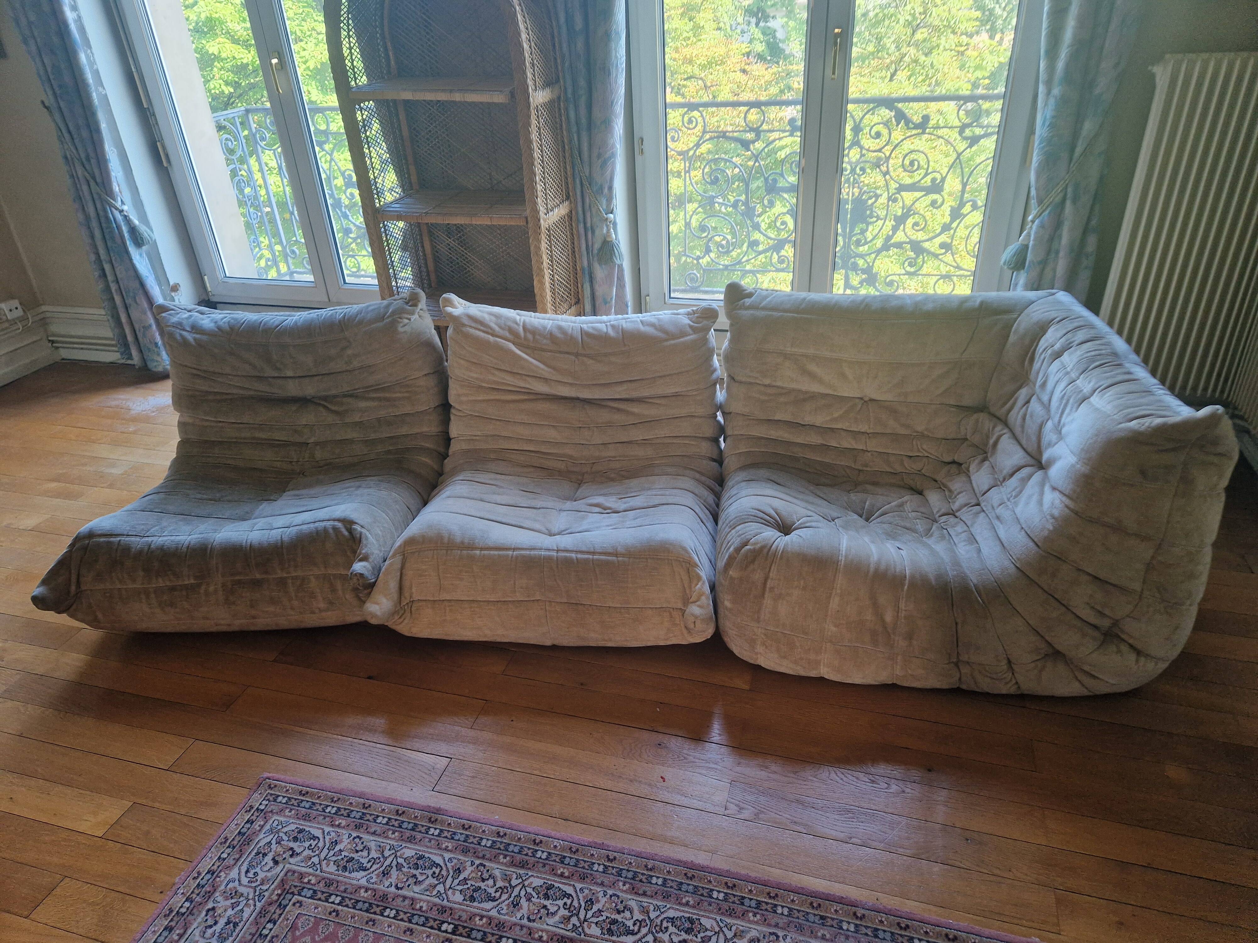 3 chauffeuses dont 1 d'angle TOGO Ligne Roset dessiné par Michel Ducaroy
