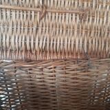 Market basket with wicker lid