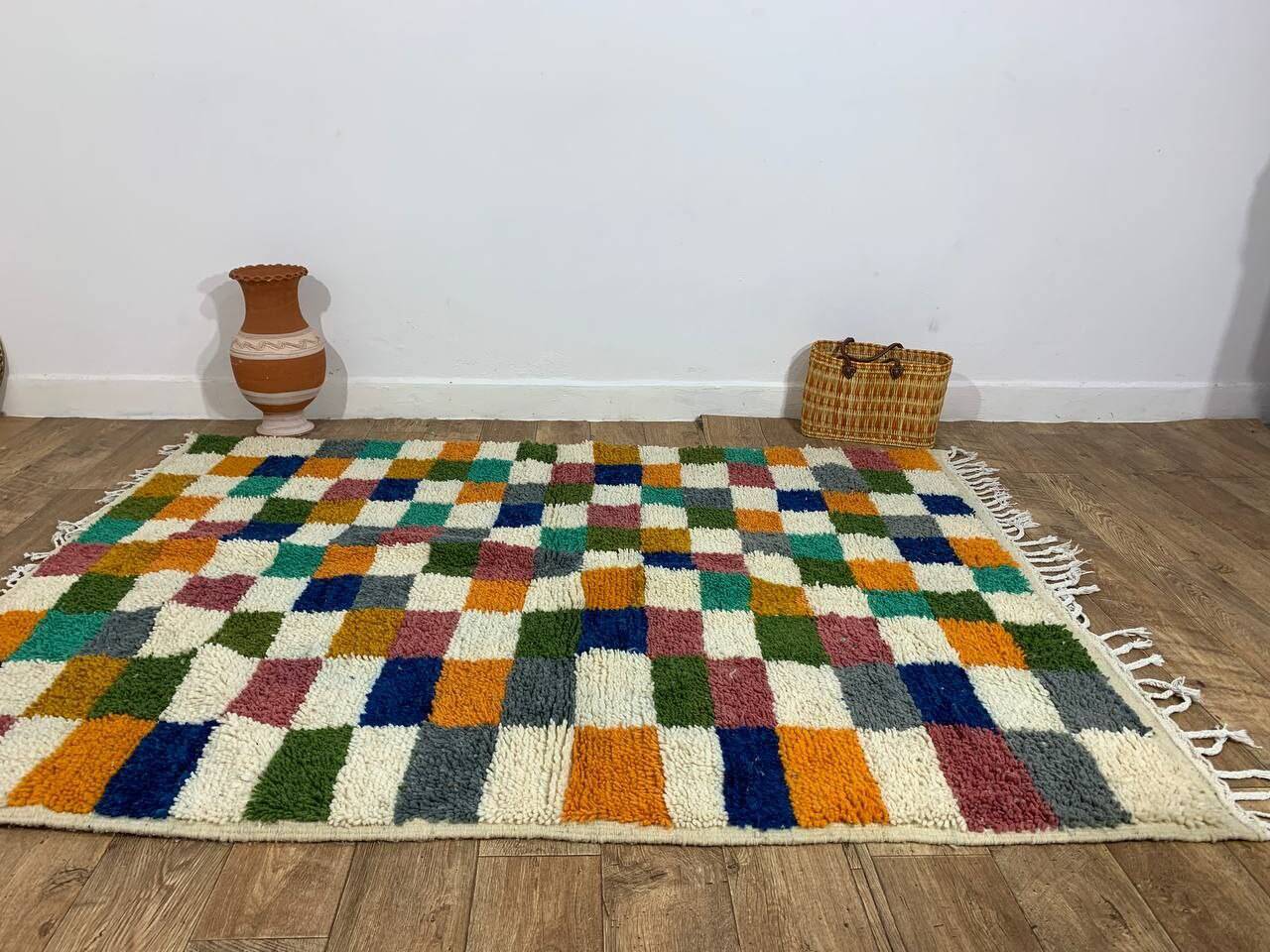 Handcrafted moroccan berber rug 213 x 160 cm