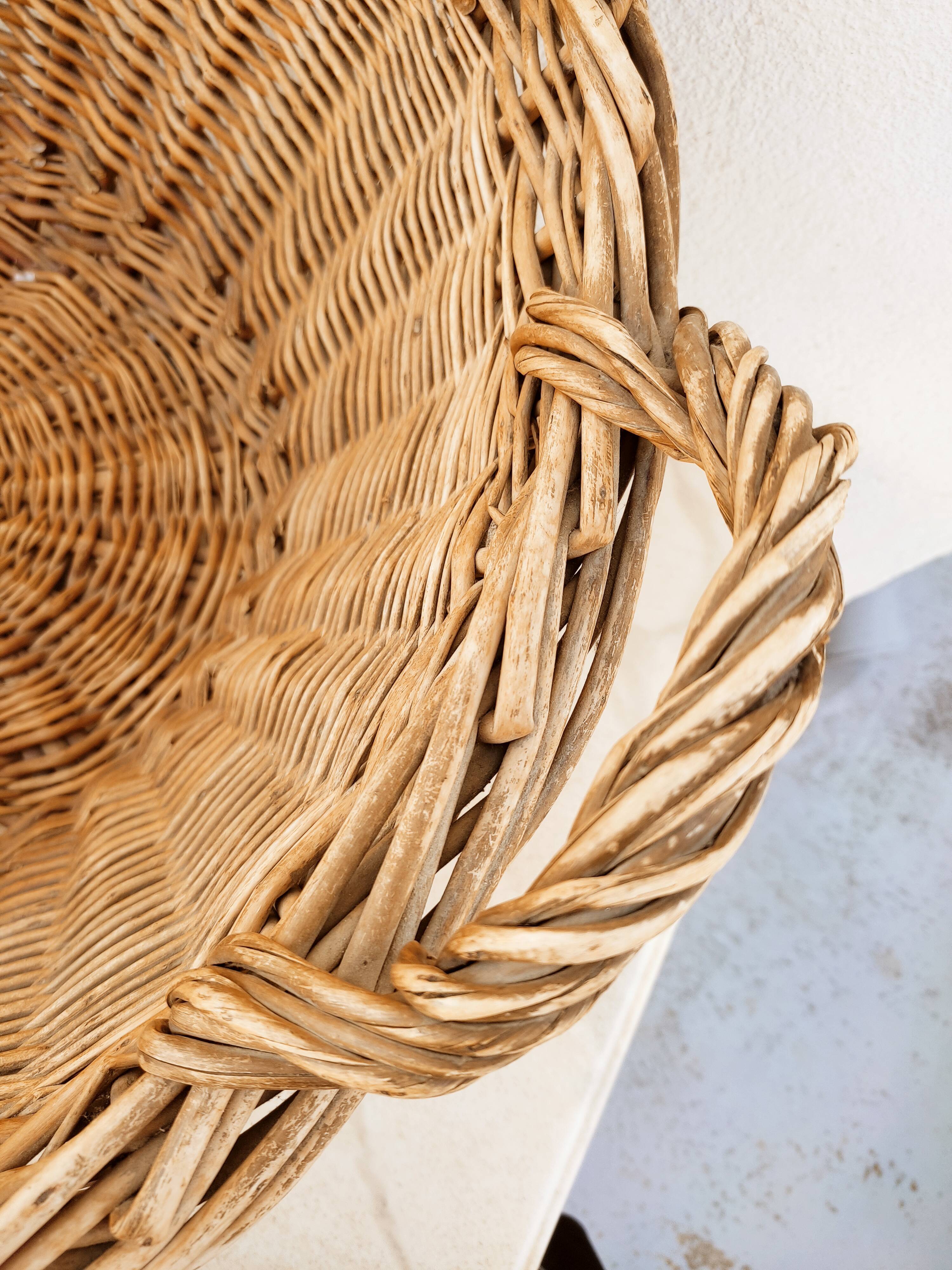Basket, wicker laundry basket