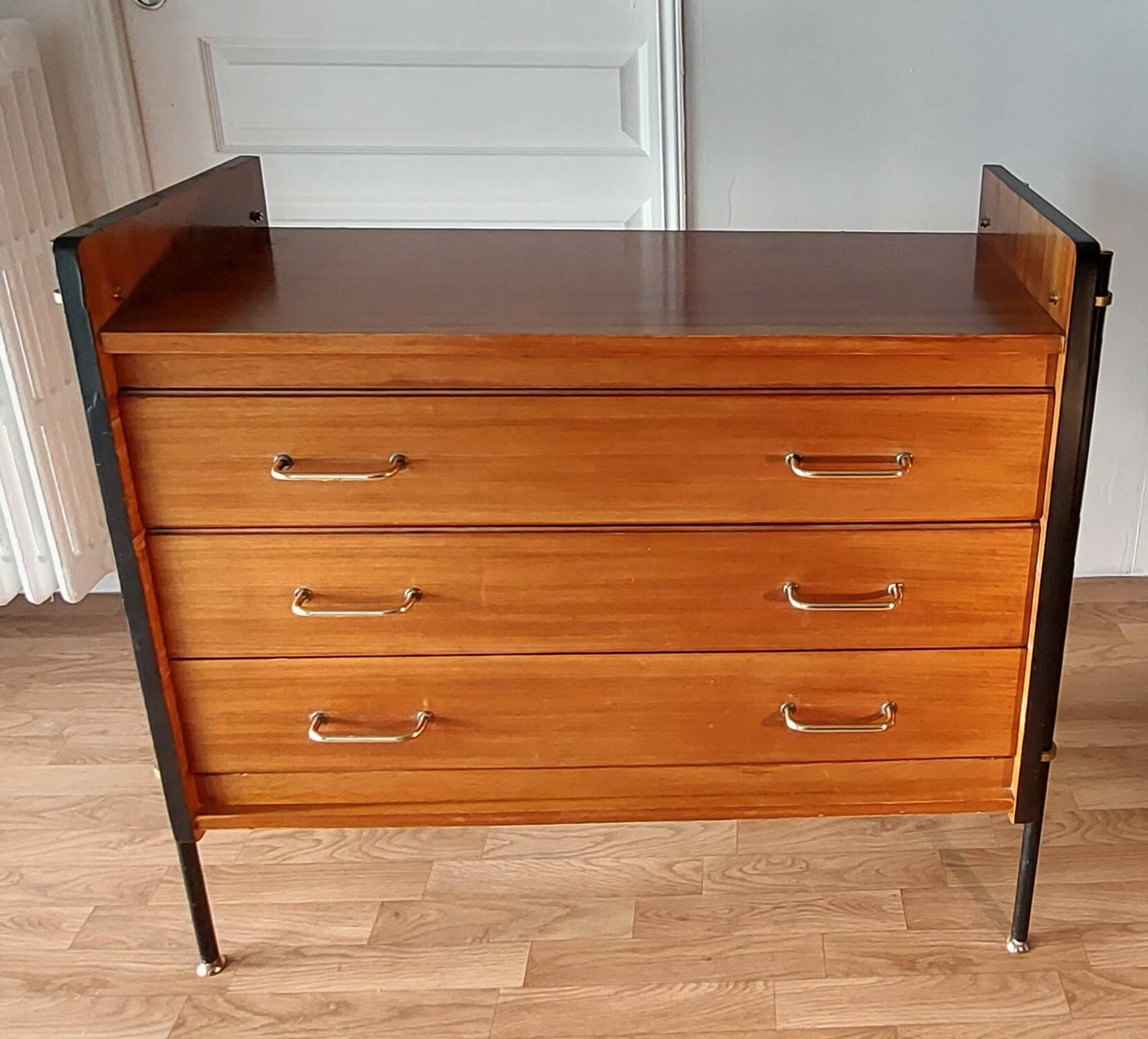 3-drawer chest of drawers in mahogany, black metal and gilded brass 1950 Vintage.