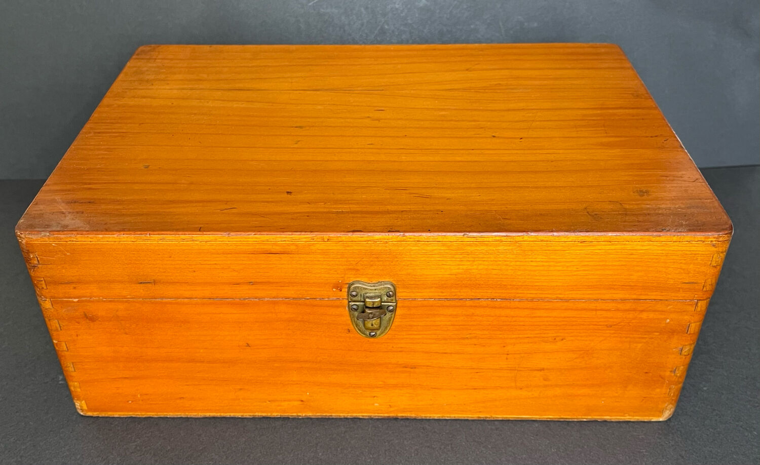 Boîte à couture en bois