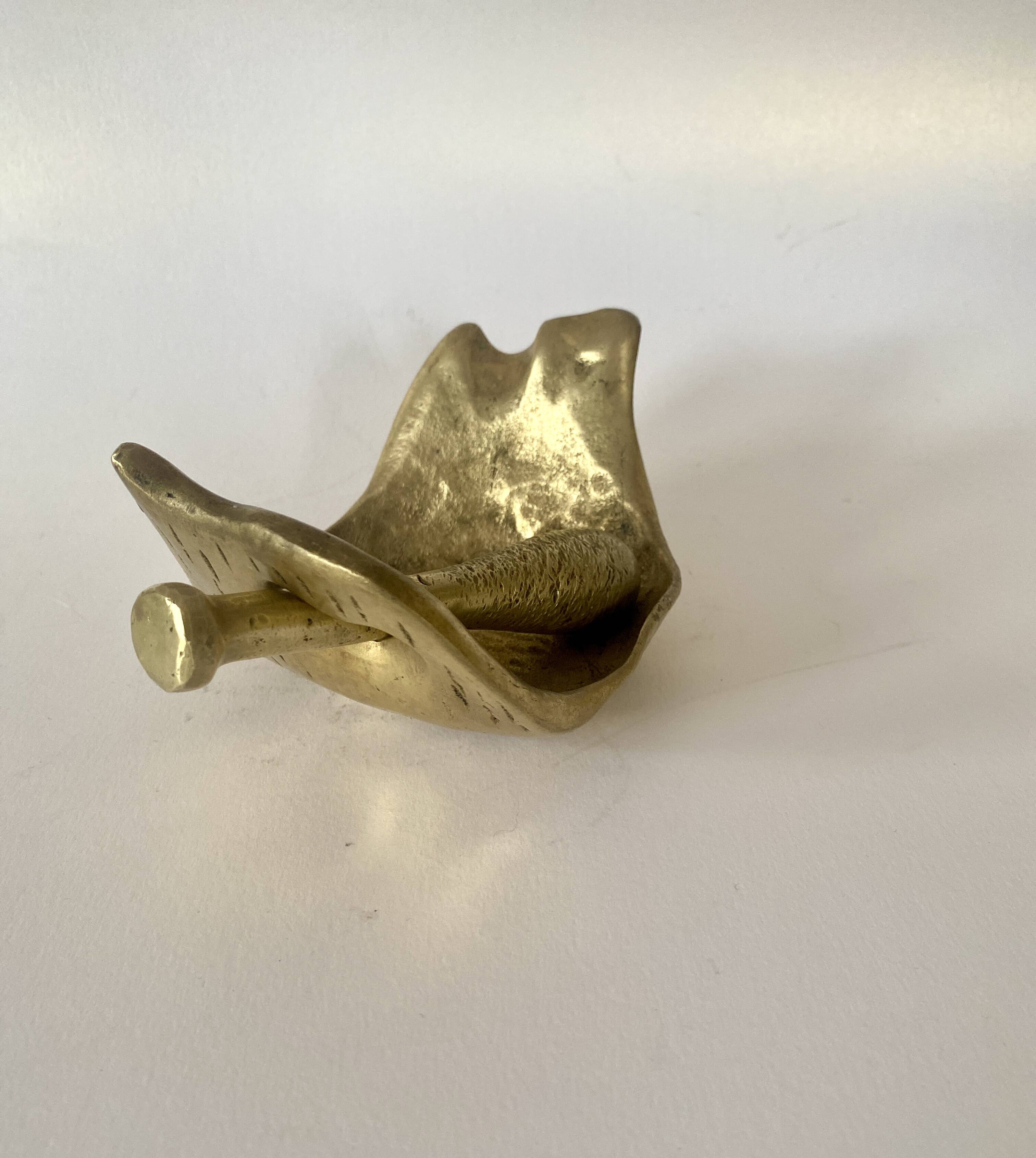 Cendrier et pilon, bronze