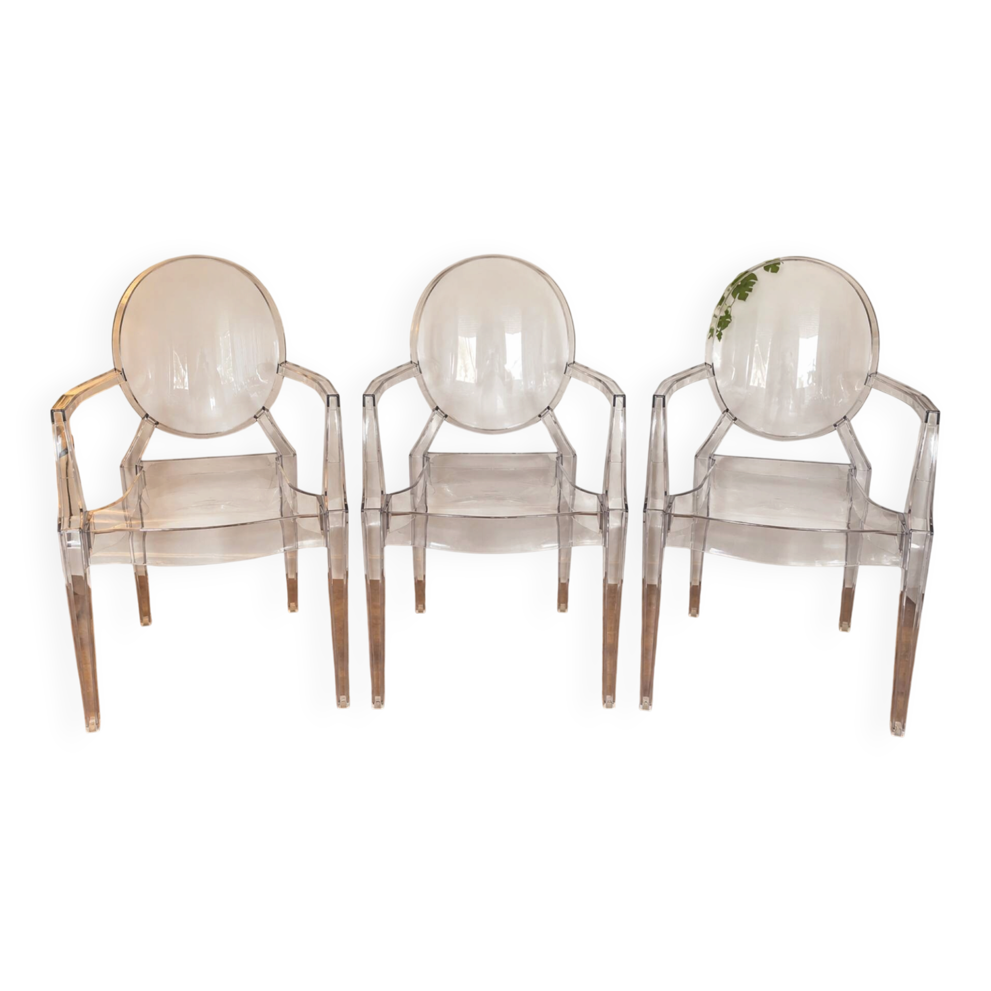 3 fauteuils style Kartell Louis Ghost transparents – Philippe Starck